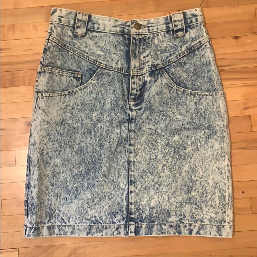 Acid washed vintage denim skirt